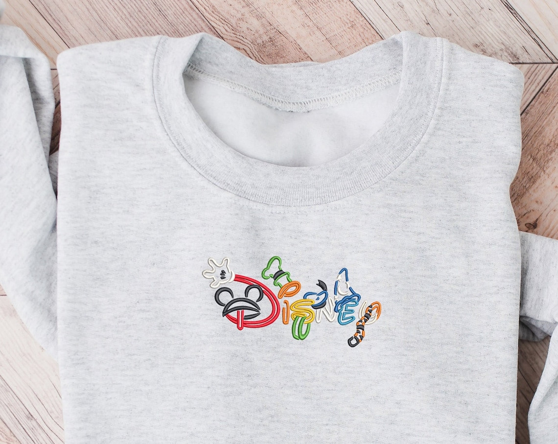 Disney Embroidered Crewneck Disney Embroidered Sweatshirt Disney Crewneck Disney Princess Sweatshirt Womens Disney Crewneck