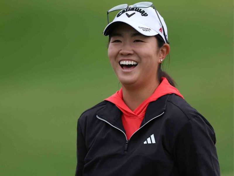 Rising Golf Star Rose Zhang Claims First Professional Victory