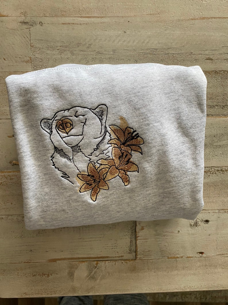 Romantic Bear Embroidered Crewneck- Cute Vintage Sweatshirt - Trendy Crewneck