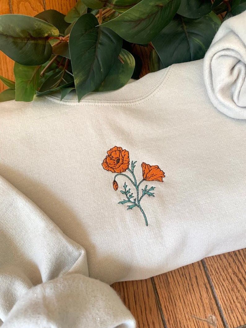 Vintage Style Poppy Embroidered Crewneck