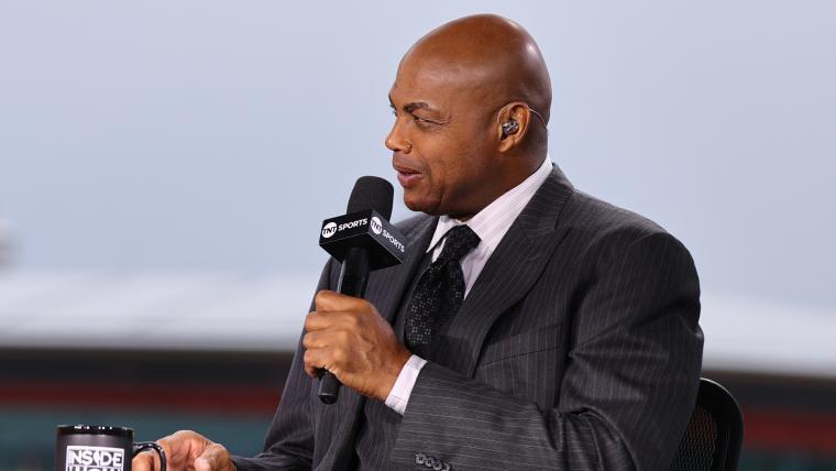 Charles Barkley Condemns Bulls Fans for Booing Jerry Krause's Widow During Ring of Honor Ceremony