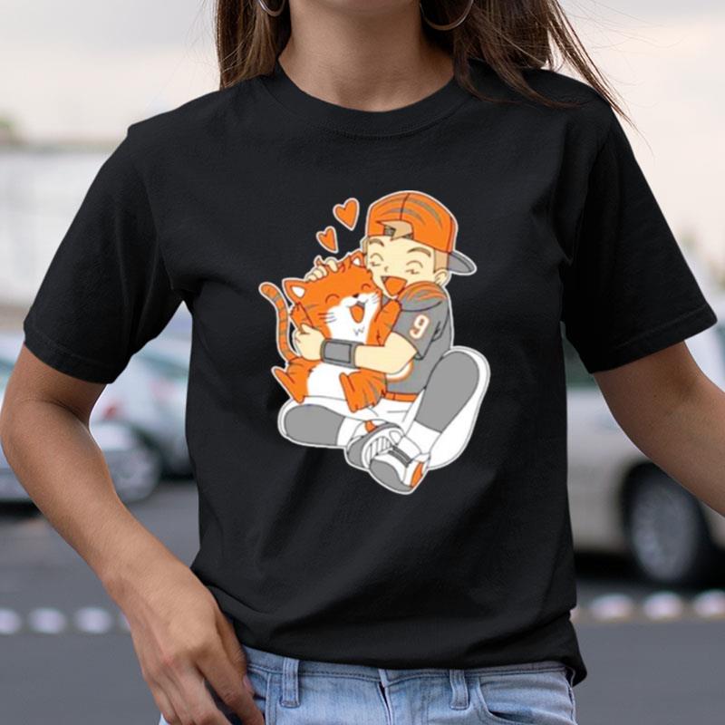 Joe Burrow Hug A Cute Tiger Shirts