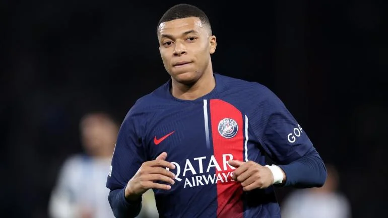 Real Madrid Target Mbappe Substituted and Booed at PSG's Home Ground
