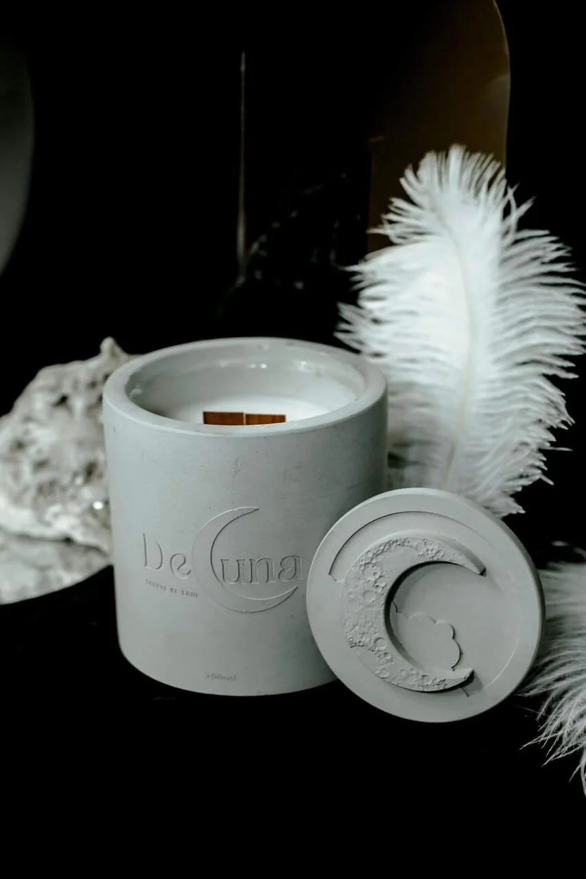 Heal Your Soul and Elevate Your Living Space with Unique Scented Candles from De Luna